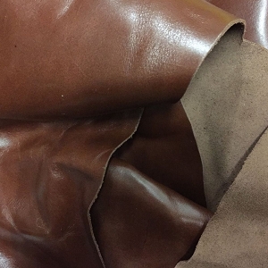 373 CHUTE DE CUIR PAR LOT DE 500G:Marron