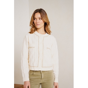 23605-22-CH. A LACETS GILET BOUTONNE BORDS MAILLE:Beige
