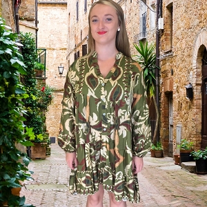 PANTALON CHINO KATYKA ROBE SATIN EN SOIE IMPRIME:Vert