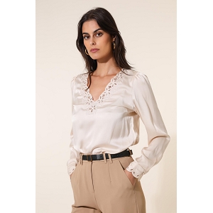 1909 CREME BLOUSE ENCOLURE DENTELLE:Beige