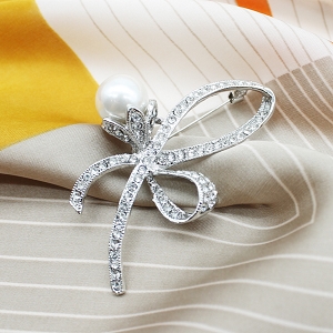  BROCHE NOEUD MULTIPERLE<br>Argent