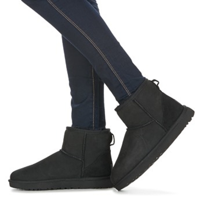 Ugg classic mini 2 noir2903801_2