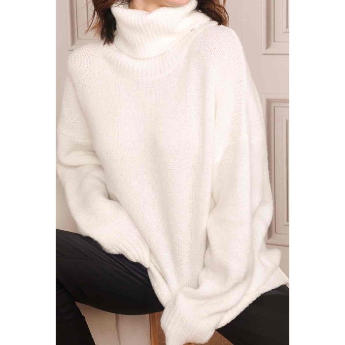 Scarpy creation musy pull oversize col roule en maill blanc