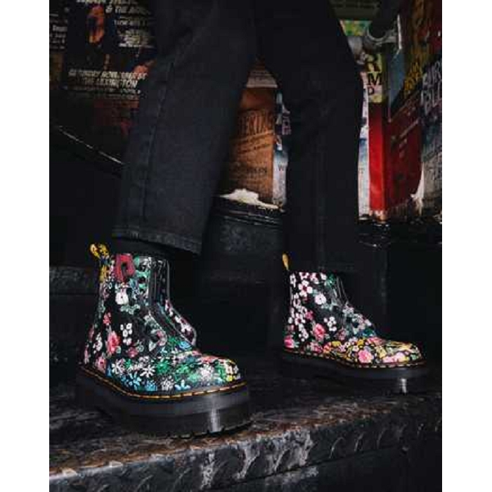 Dr martens sinclair black floral mash up backhand mode4655201_2