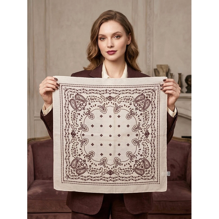 Scarpy creation foulard carre imprime beige