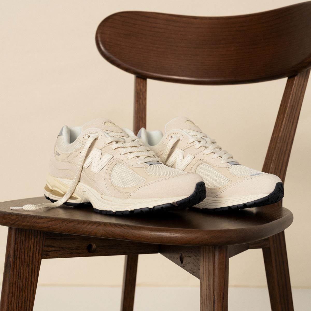 newbalance 2002r beige